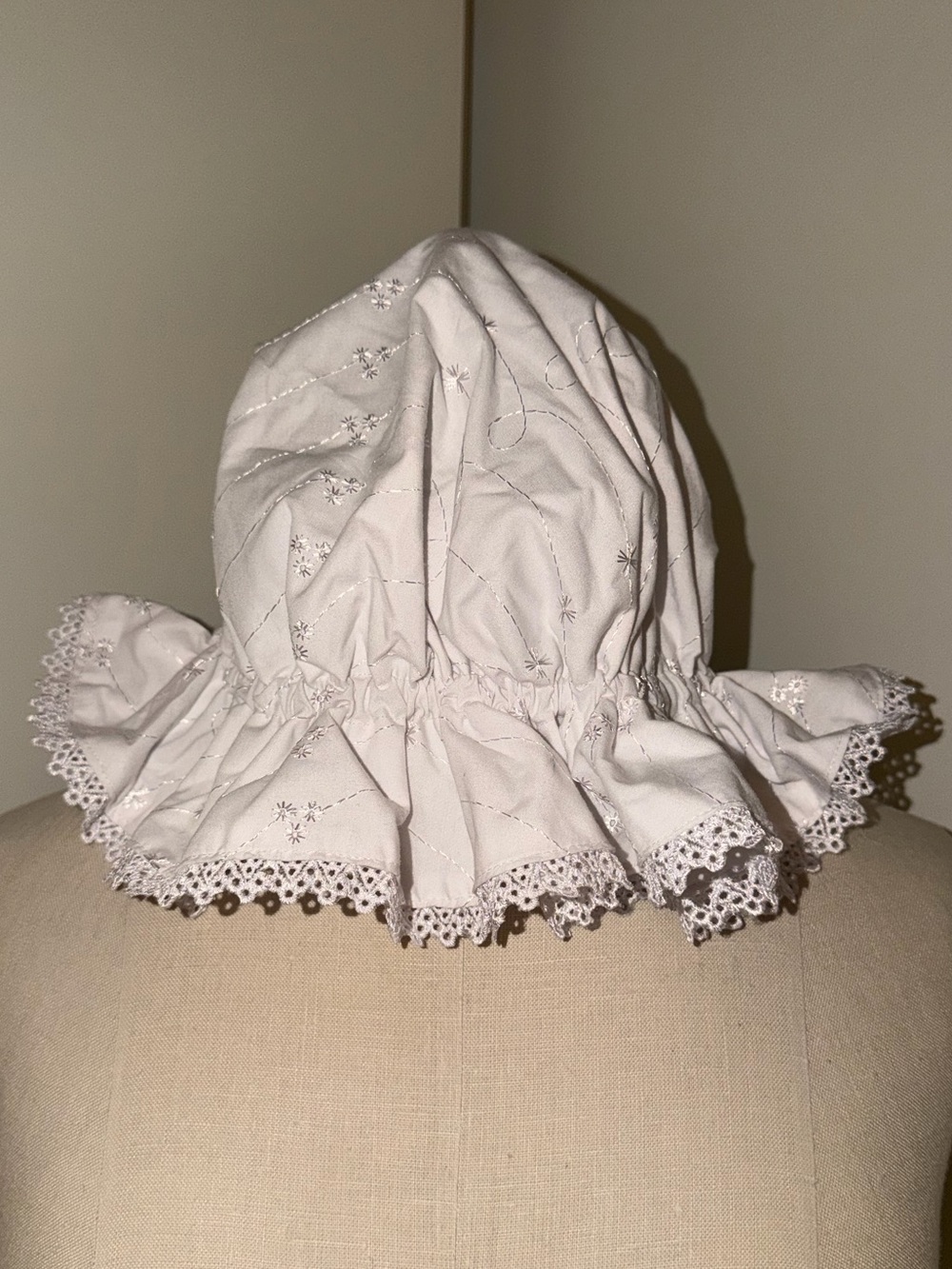 Victorian Burlesque White Colonial Maid Mob Bonnet Cap